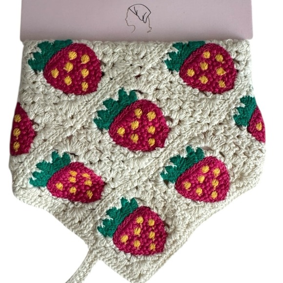 Sunday State Crocheted Strawberry Bandana Scarf Headband Accessory NWT - Picture 2 of 3